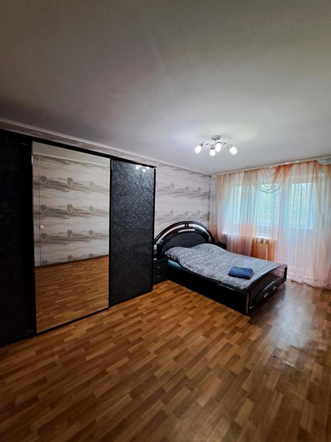 Трёхкомнатные Апартаменты Krywyj Rih Exterior foto