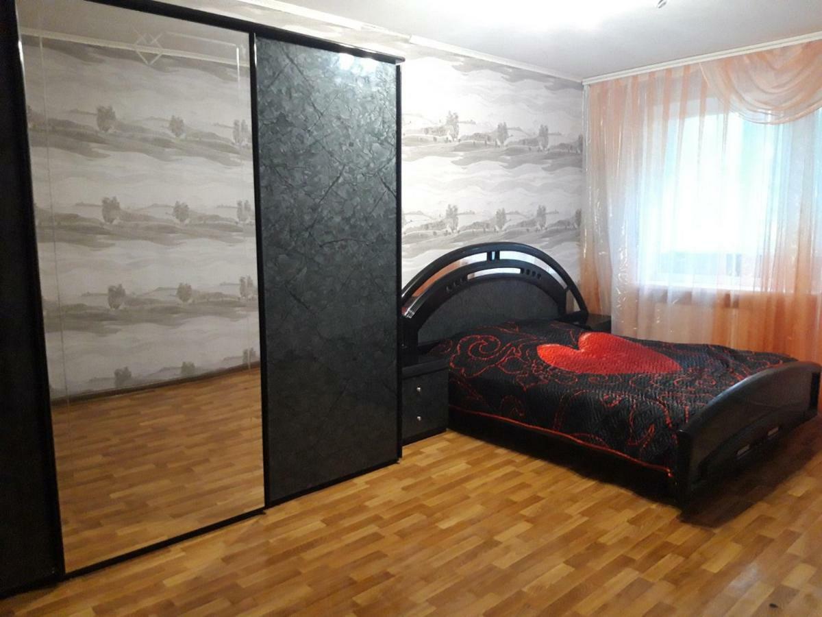 Трёхкомнатные Апартаменты Krywyj Rih Exterior foto